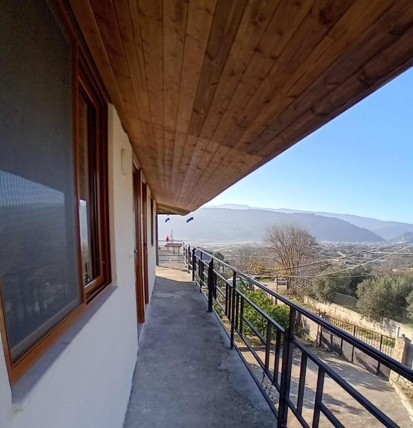 Guest House Xhaferaj Berati Exterior foto
