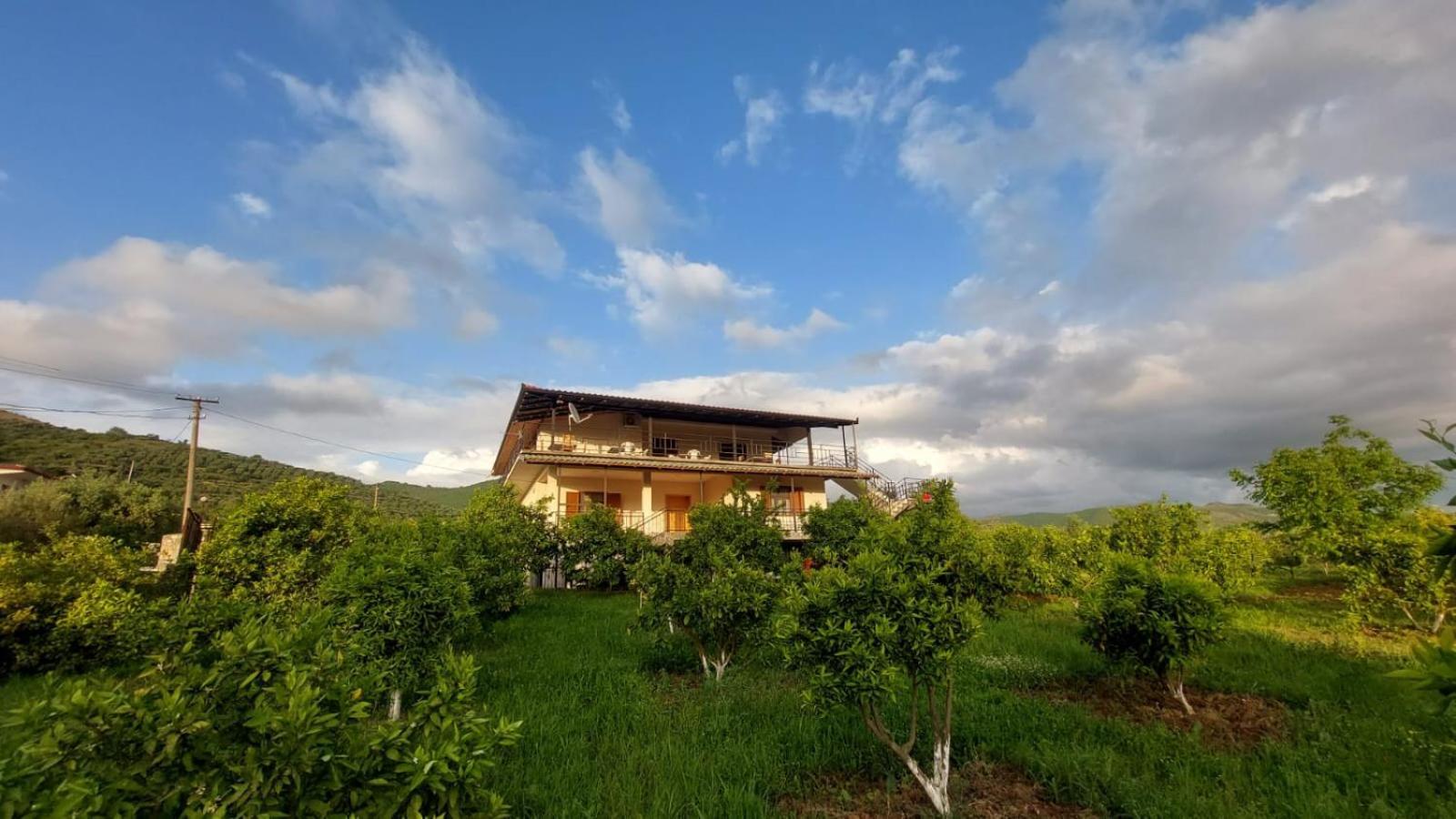 Guest House Xhaferaj Berati Exterior foto