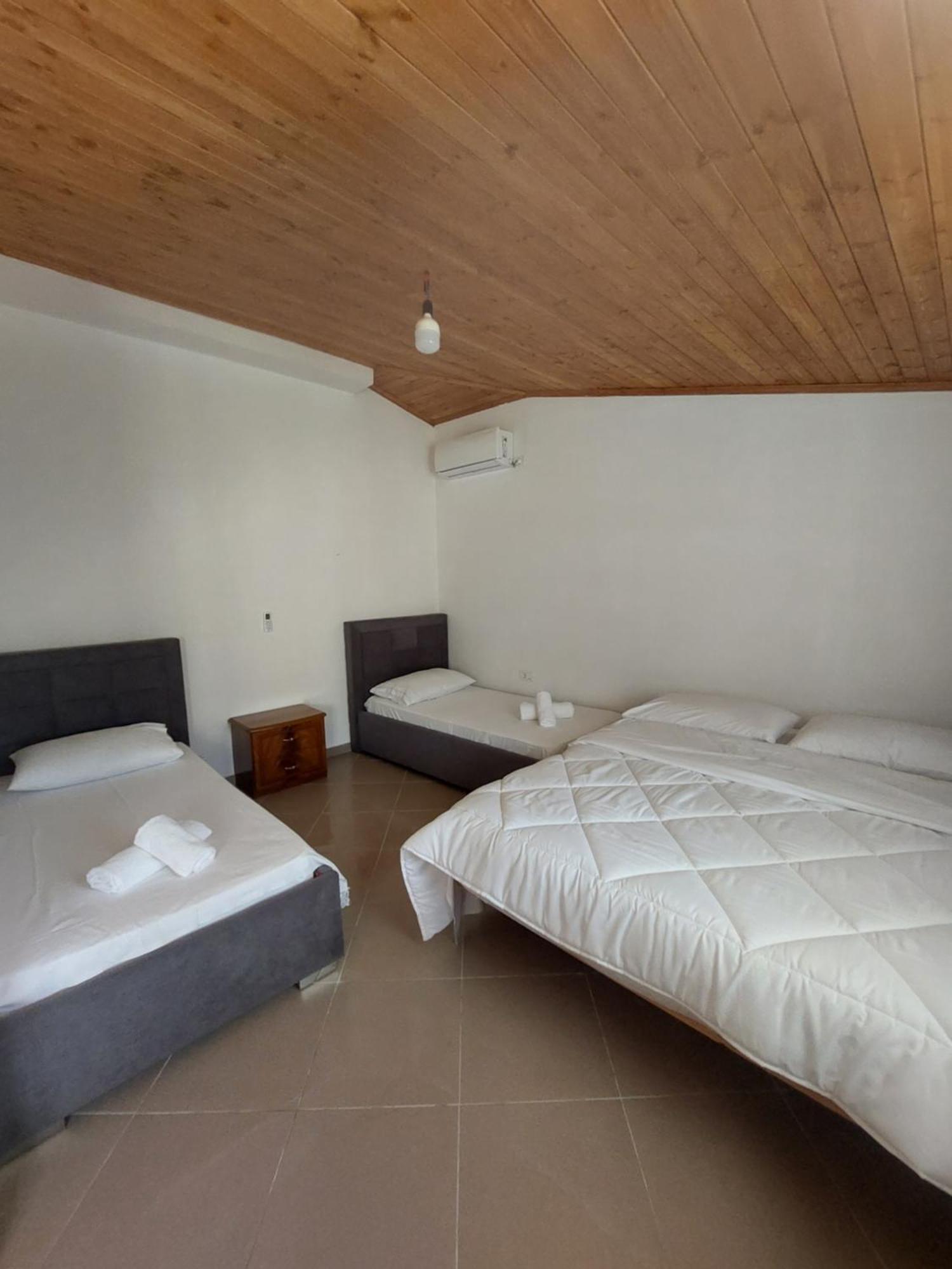Guest House Xhaferaj Berati Exterior foto
